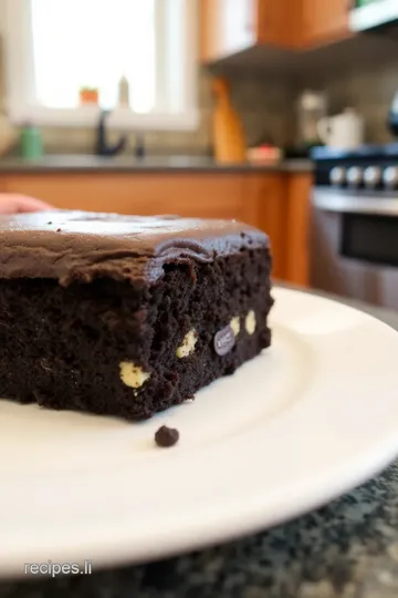 Crockpot Oreo Cake with Gooey Candy Filling steps